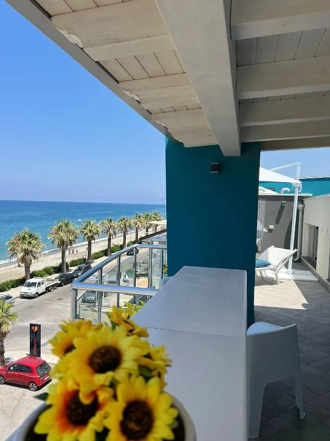 I MORI LUXORY APARTMENTS - Attico mansardato con incantevole vista mare SantʼAgata di Militello 0*,