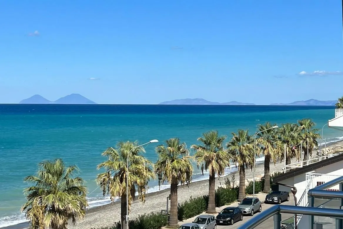 I MORI LUXORY APARTMENTS - Attico mansardato con incantevole vista mare SantʼAgata di Militello Italia